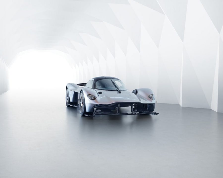 نظرة على Aston Martin Valkyrie الرياضية 10